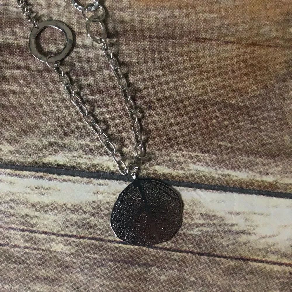 Silver leaf Necklace - Picture 2 of 4
